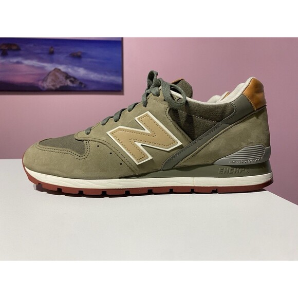 New Balance 996 Sneakers Mens 10 Dusty Olive Distinct Weekend USA Teddy Shoes - Picture 1 of 11